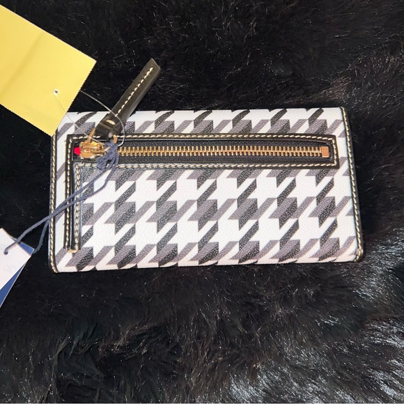 Dooney Houndstooth Wallet NWT - Picture 5 of 6